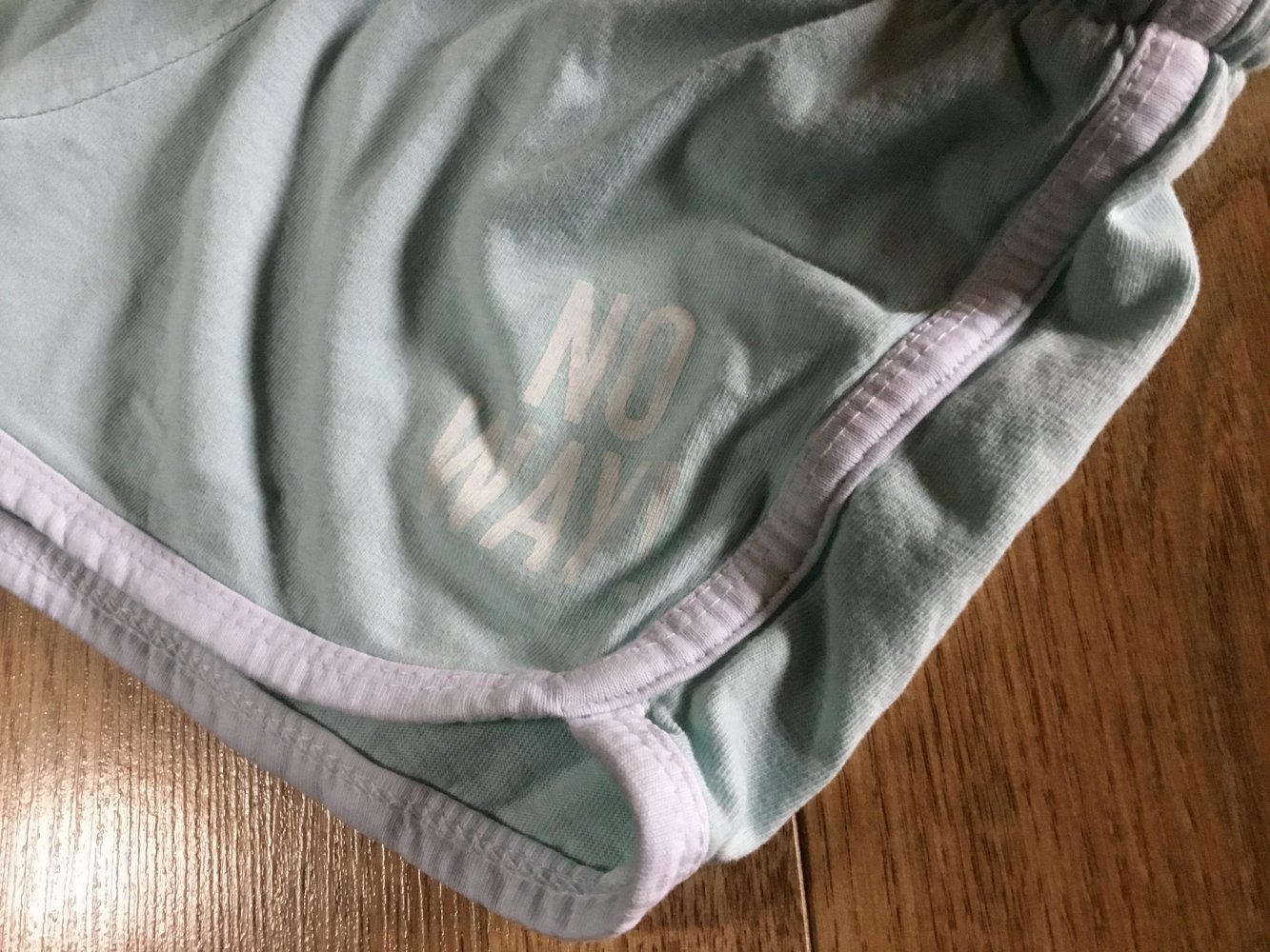 Schöne neuwertige Shorts gr.128/134 mintgrün