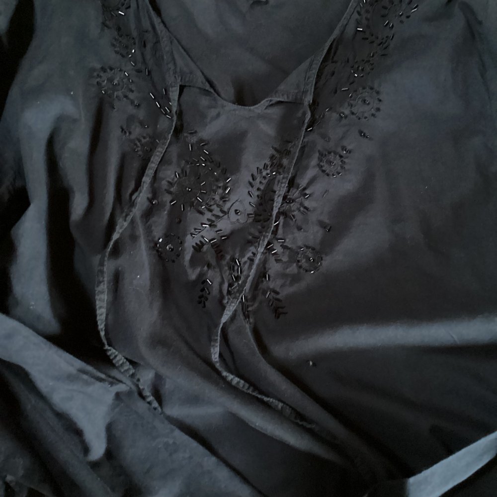 schöne Tunika von X-Mail ca.gr.42/44 mitPailettenstickerei