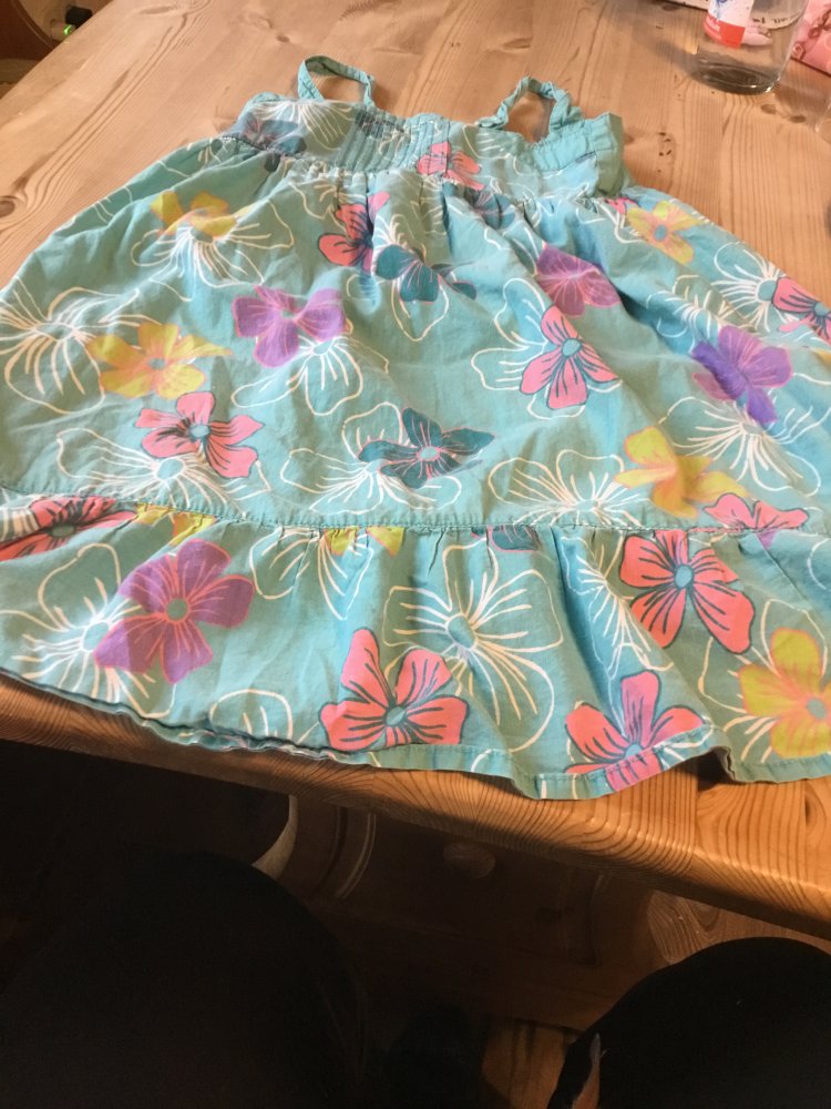 Süßes Kleid gr.122