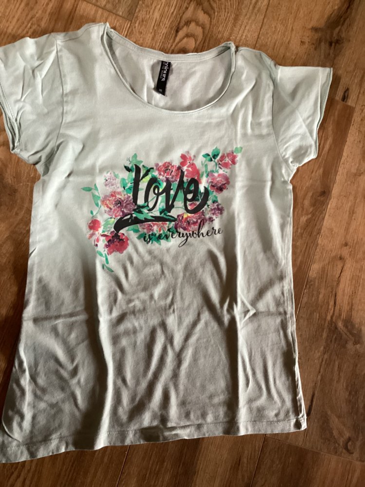 schönes hellgrünes Shirt gr.158