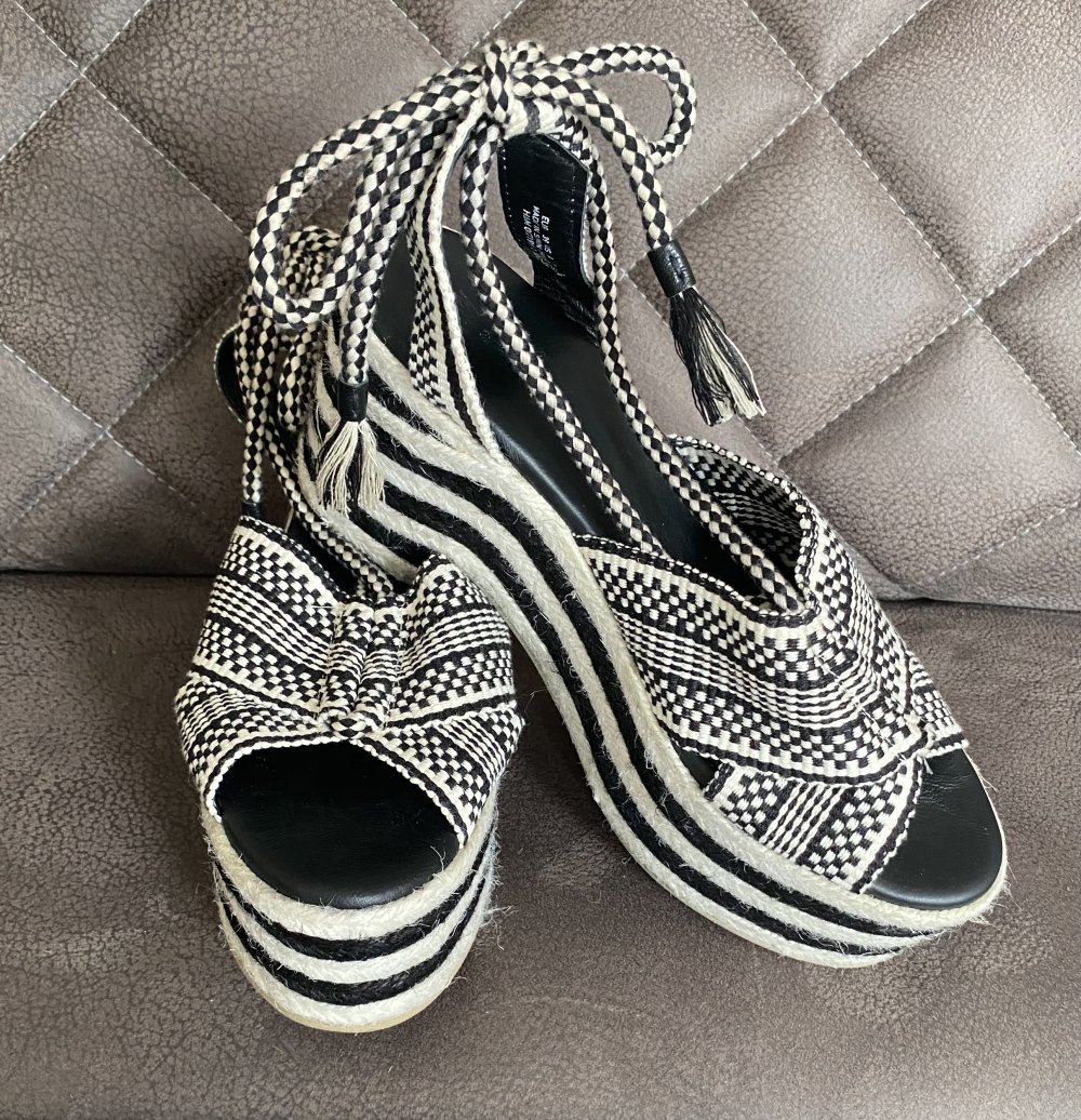 H&M, Sandale, Wedges, schwarz/weiß, Schnürung, Gr. 39