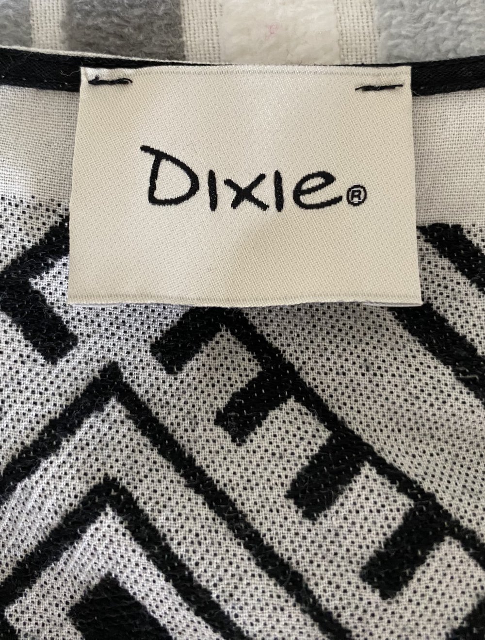 Dixie, Kleid, Maxilänge, Geo-Muster, weiß/schwarz/ rot, Gr. M
