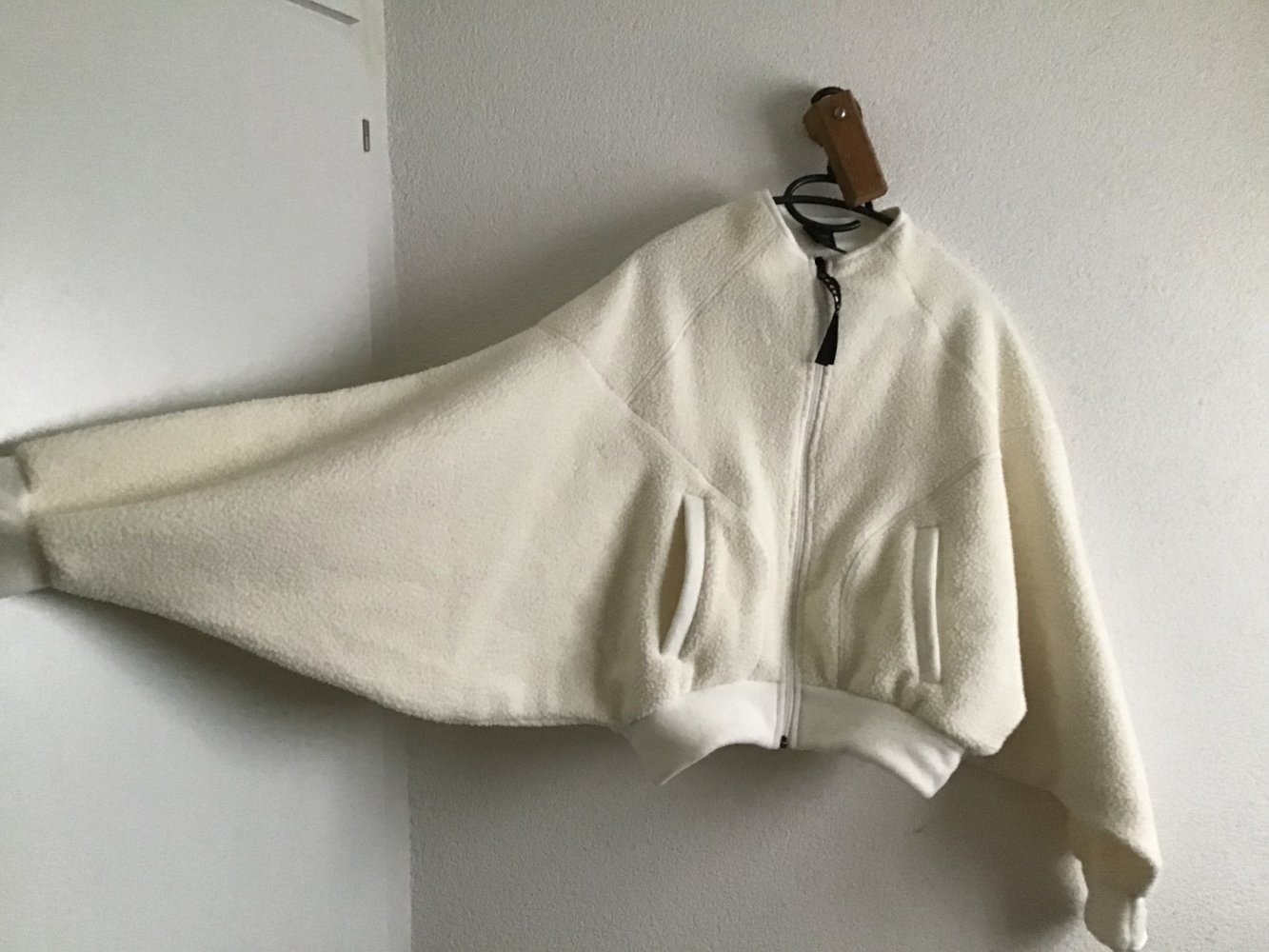 Weisse Adidas Teddy Jacke Gr. 34