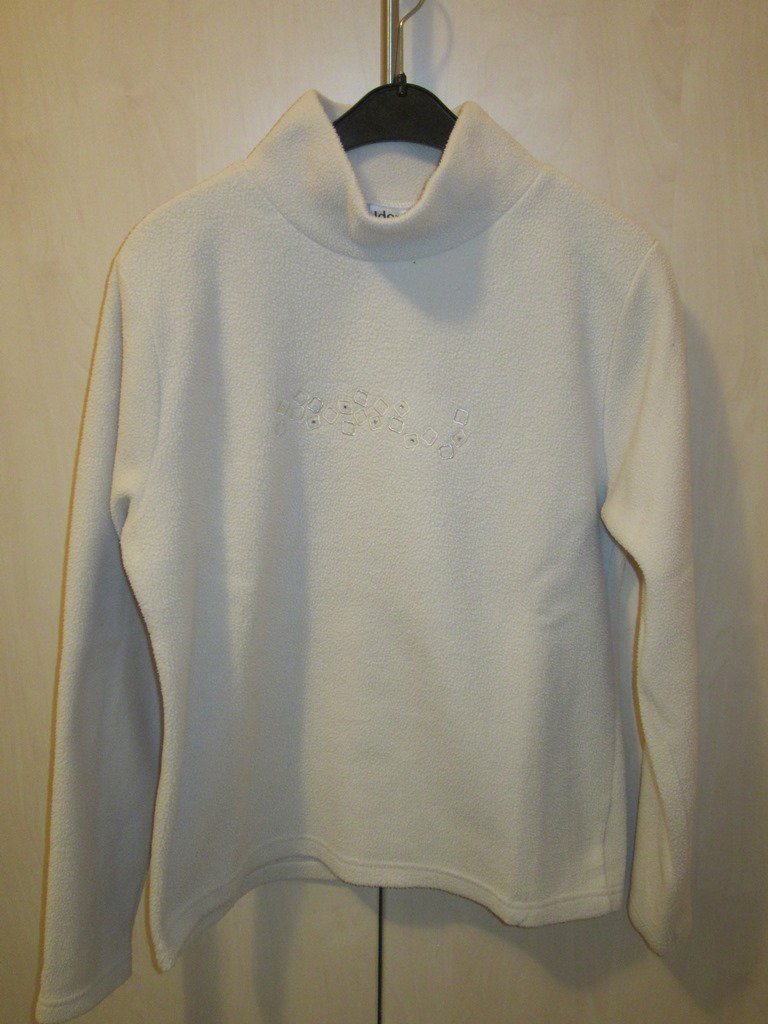 Fleece-Pullover mit Strassverzierung