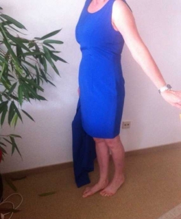 Etuikleid in Blau