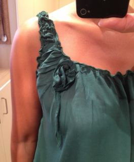 Süßes Top olivgrün