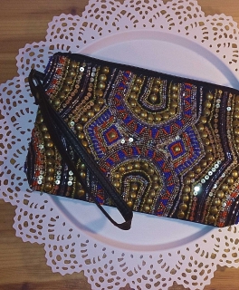 NEU! Clutch mit Pailletten bestickt