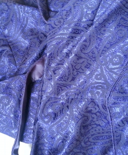 lila gemustertes Kleid von Mango