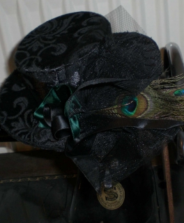 Zylinder Damen Pfauenfedern grün schwarz / handmade