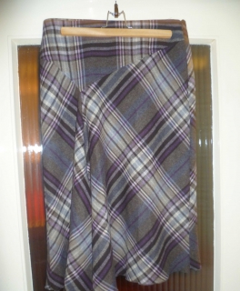 **super netter Wollrock in Midi-Länge**