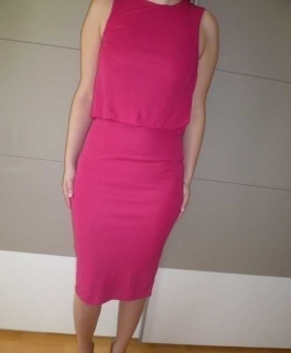 Pinkes rückenfreies Partykleid