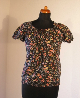 Süßes Blümchen-Oberteil