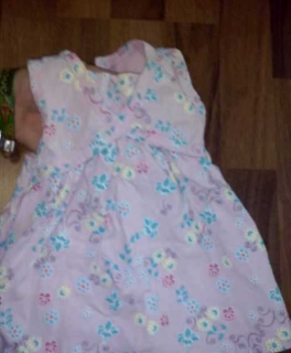 baby gr. 74 !  süßes hippie blumen kleidchen toller ausschnitt vorne und hinten zum zuknöpfen