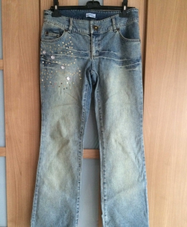 Jeans mit Straßsteinchen und Glitzer