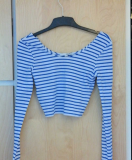 blau weiß gestreiftes Crop Top