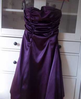 Lila Abendkleid