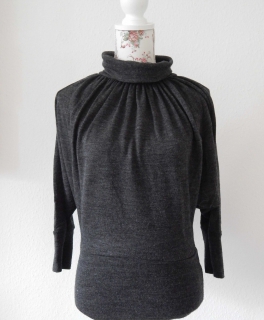 Pulli in Fledermausoptik