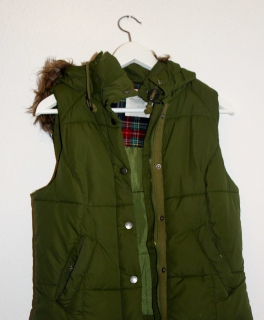 kakifarbene Weste H&M