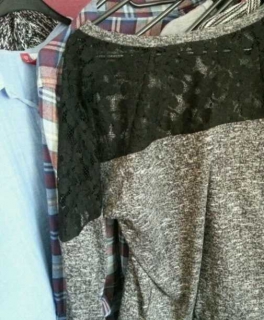 Melierter Grauer Primark Pulli mit spitze