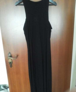 Schwarzes Blogger Kleid mit Cut-outs