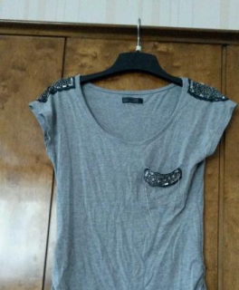 Stylisches Shirt mit Glitzersteinen