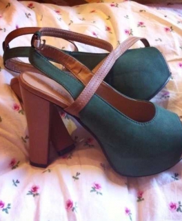 *Ungetragen* High-Heels grün Größe 38 Bändchenverschluss