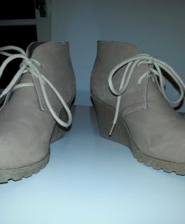 Stiefel Wedges Keil-Stiefelette taupe braun beige Größe 39 super Zustand!
