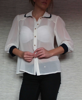 Durchsichtige ASOS Bluse mit schwarzen Highlights