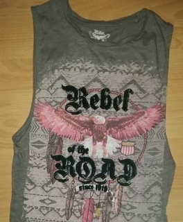 top mit engem kragen