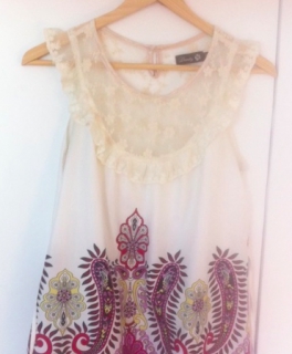 Süßes Kleid mit Spitze von Danity