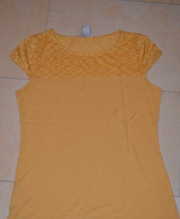 H&M Shirt Tshirt gelb senf mit Ausbrennmuster geometrisch S 36