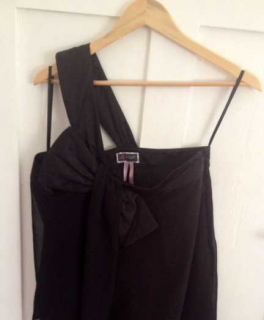 One-Shoulder Top von Lipsy mit Schleife