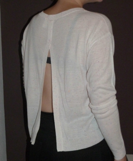 Pulli mit offenem Rücken