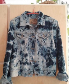 Neue Helle, verwaschene Jeansjacke Batik-Optik    / f.b.sister