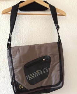 Go Active sportliche Umhängetasche in grau schwarz unisex crossover