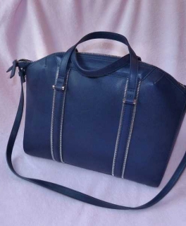 Zara Bowlingtasche blau mit Reissverschlüssen