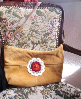 Vintage Tasche mit Hekelblume