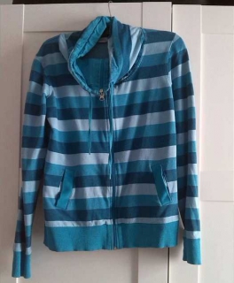 Blaugestreifte Sweatjacke von Pimkie