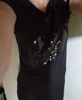 schwarzes Longshirt, Minikkleid mit Pailetten 