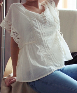 süße Indianerbluse Bluse Poncho Neu in weiß mit Spitze