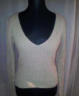 Pullover beige nude mit tiefem Ausschnitt Gr. 36/38
