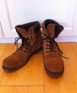 Braune Wildleder Boots