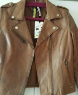 Braune Lederjacke im Bikerlook sehr modern