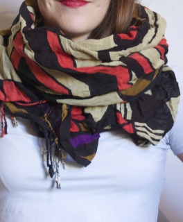 Tuch im Aztekenmuster