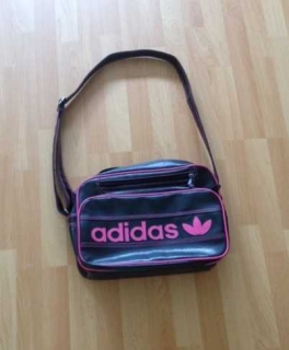 Adidas Umhängetasche schwarz pink