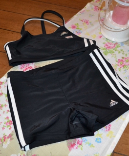 Adidas Sportanzug Kurz Leichtathletik KEIN Bikini!!