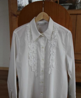  Bluse weiß mit Rüschchen / Pier Angelini