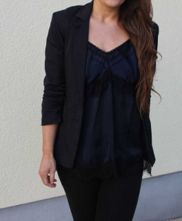 Dunkelblauer Blazer mit Raffung