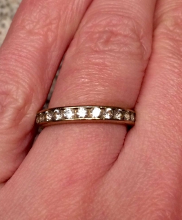 333er Goldring mit Zirkonia-Steinen rundum