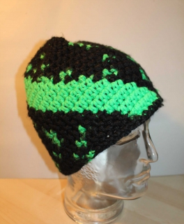 DIY Häkelmütze schwarz grün schwarz S/M spiralmuster